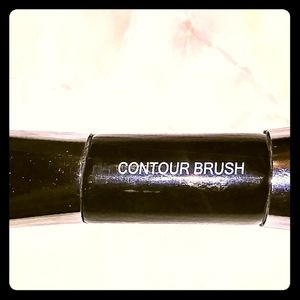 Youniqe contour brush